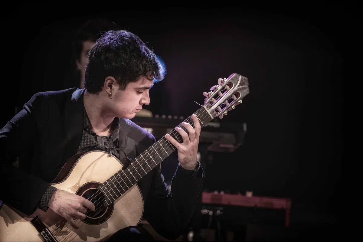 AUSIAS PAREJO (ESPAÑA) - Alhambra Guitarras