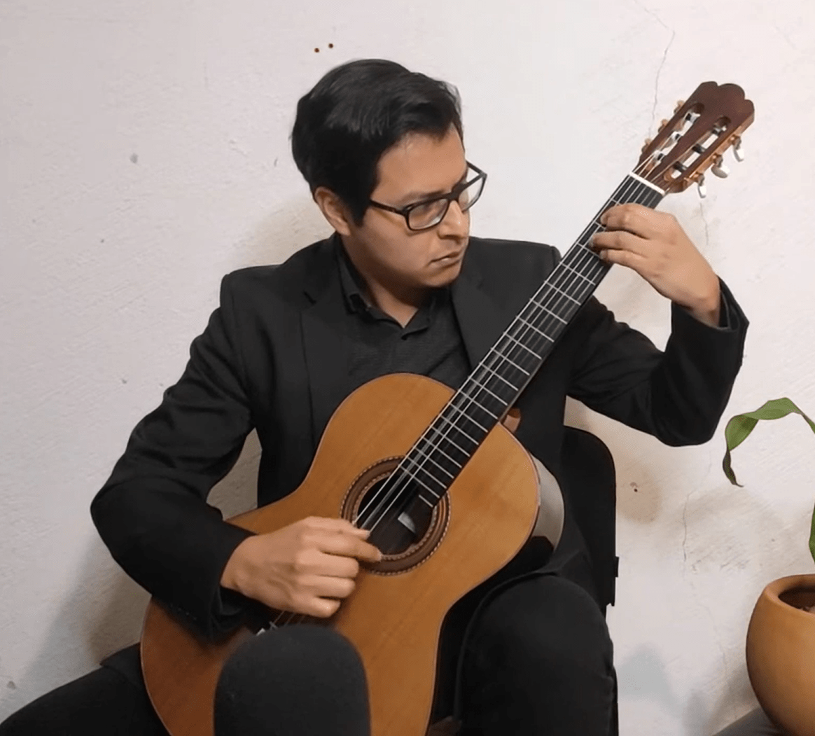 HUGO ENRIQUE LOPEZ (MEXICO) - Alhambra Guitarras