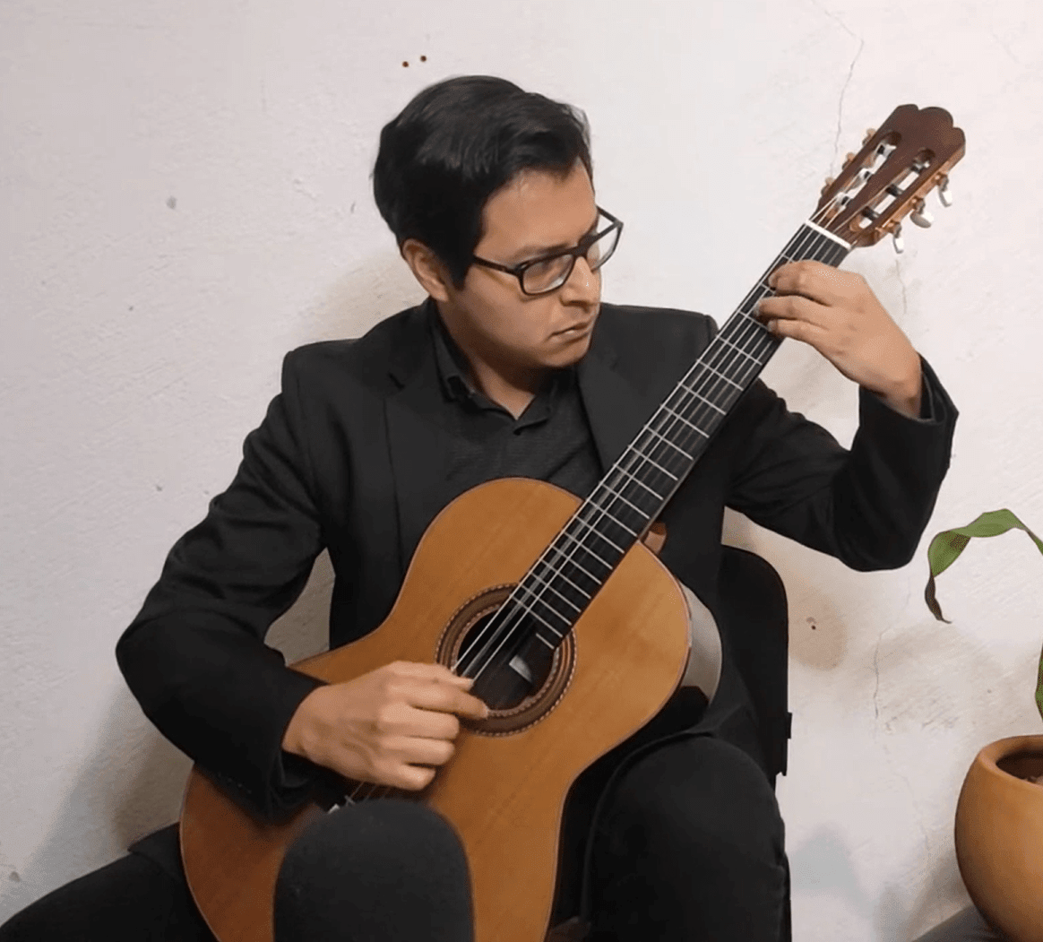 HUGO ENRIQUE LOPEZ (MEXICO) - Alhambra Guitarras