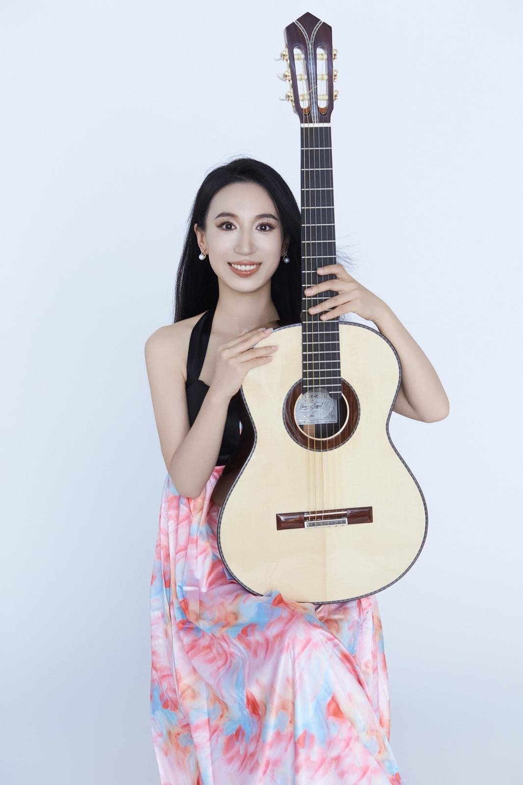 MANNI WU (CHINA) - Alhambra Guitarras
