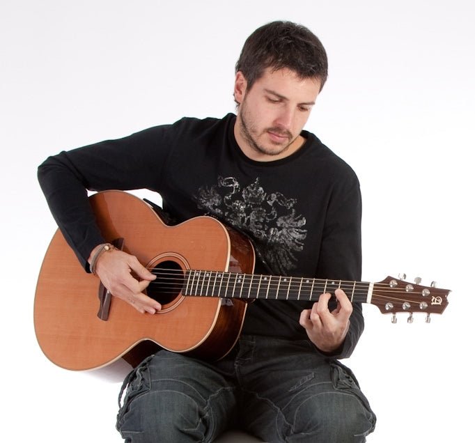 Tocar la guitarra online: artistas que saltaron a la fama gracias a Youtube - Alhambra Guitarras