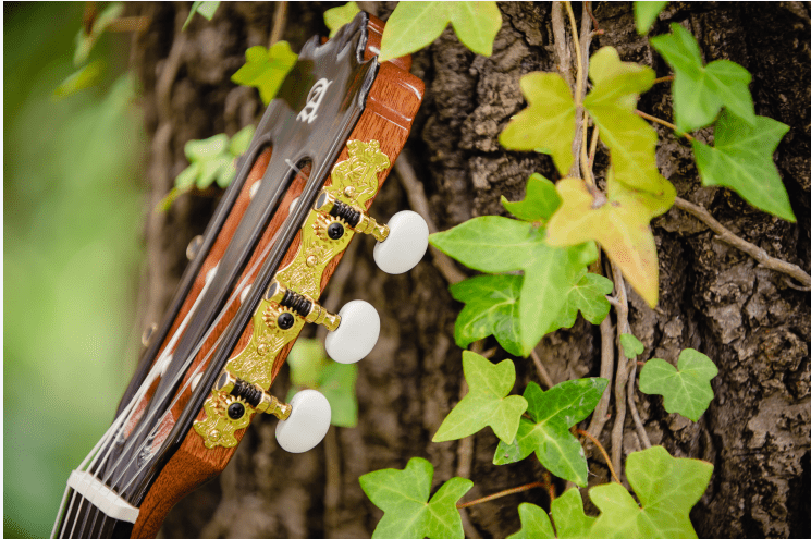 Guitarras Flamencas construidas en España - Nivel Conservatorio - Alhambra Guitarras desde 1965