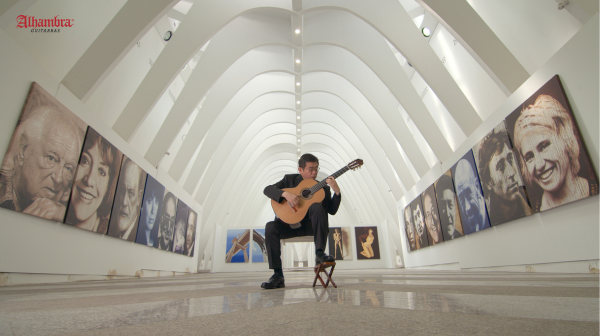 alhambra guitarras feat. master Hiroshi playing his Alhambra Guitar in Alcoy