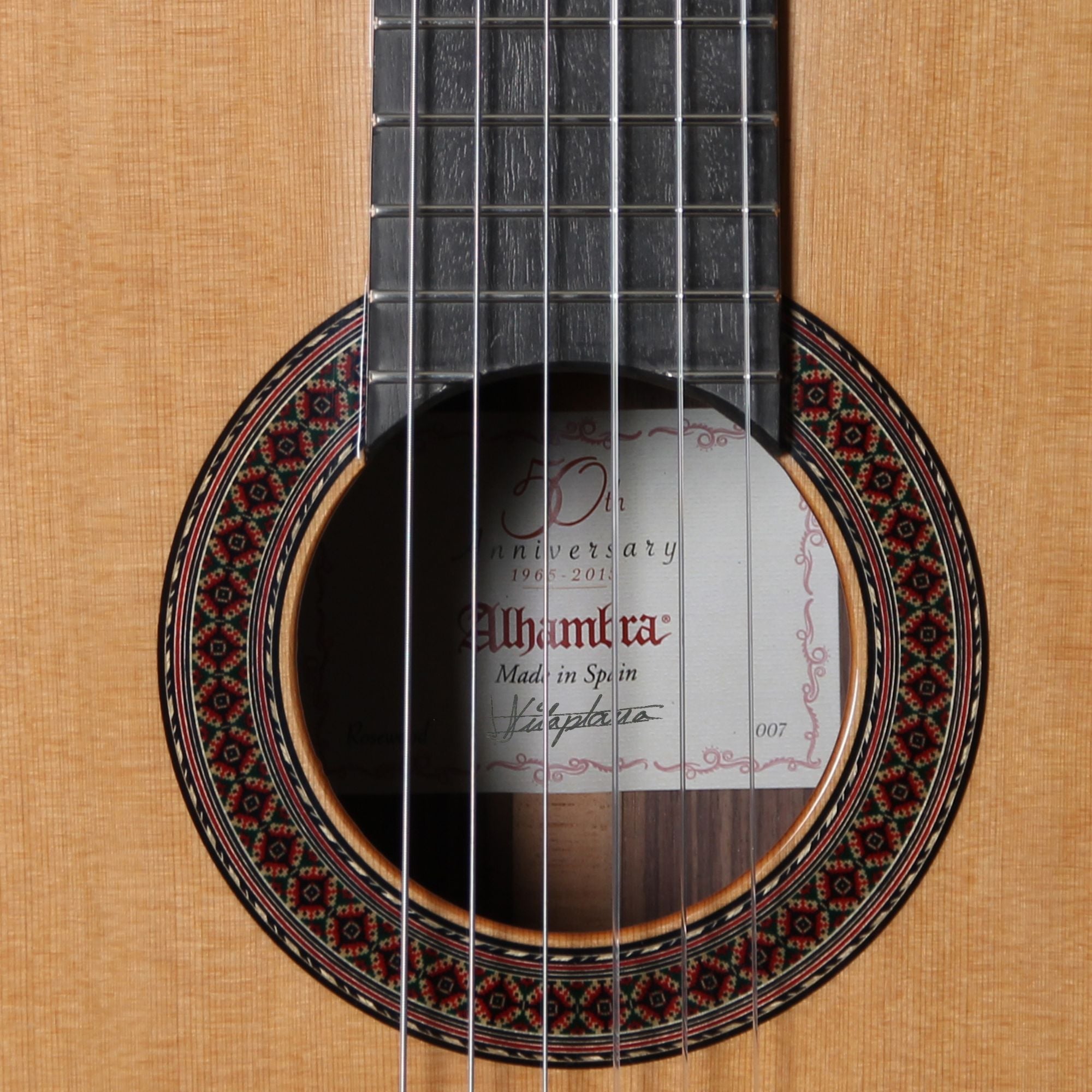 7 P Classical Guitar - Alhambra Guitarras